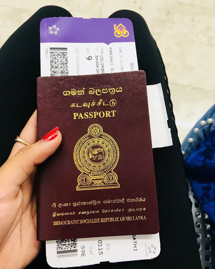 ඔයාටත් හීනයක් තියෙනවද පිටරටකට පදිංචියට  යන්න???